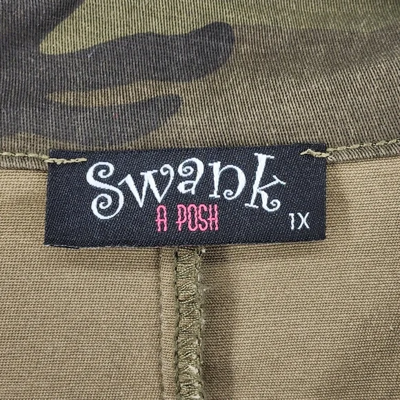 Swank Women's Plus Commander Camo Long Sleeve Romper- 1X - Picture 4 of 6